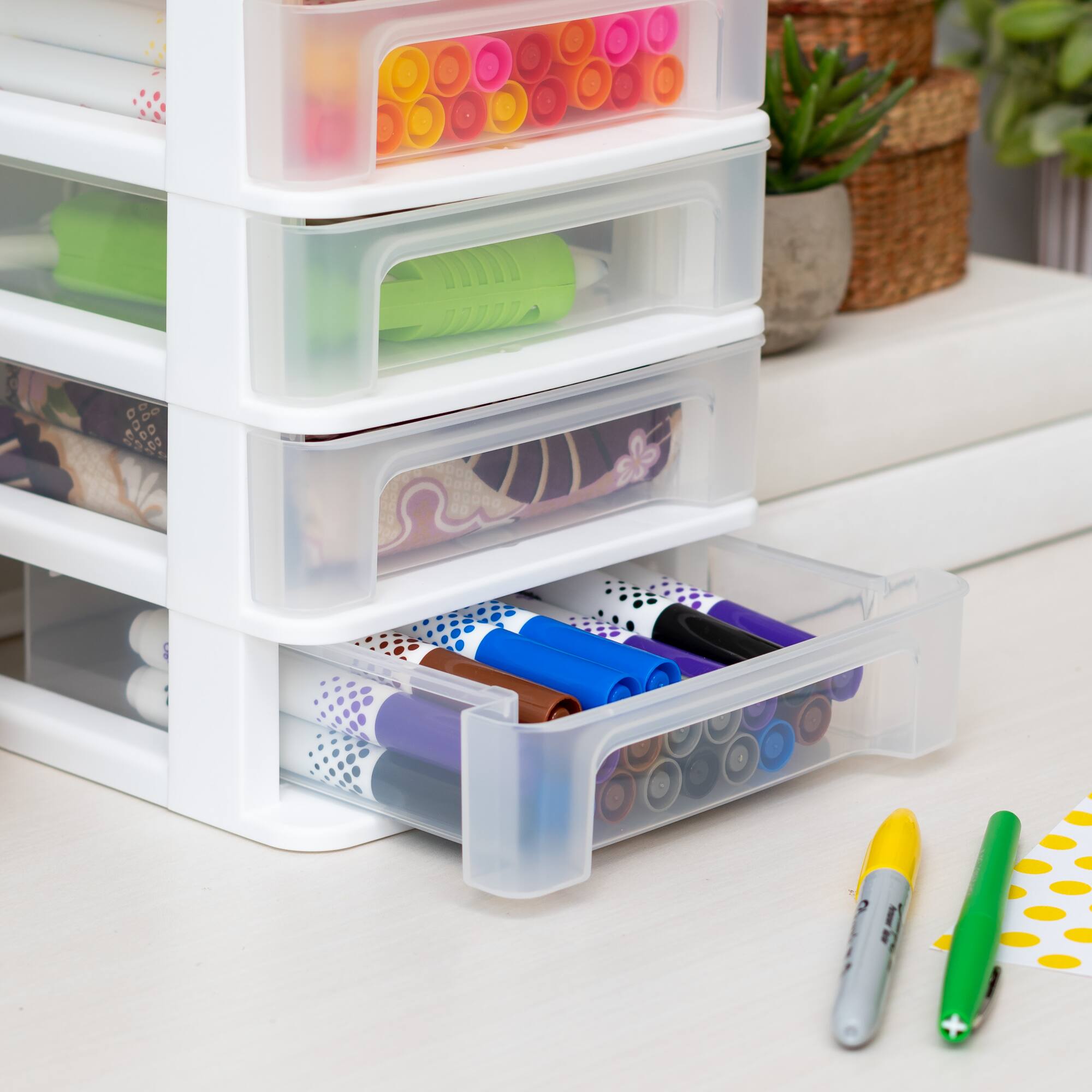IRIS White 4-Drawer Compact Desktop System Set